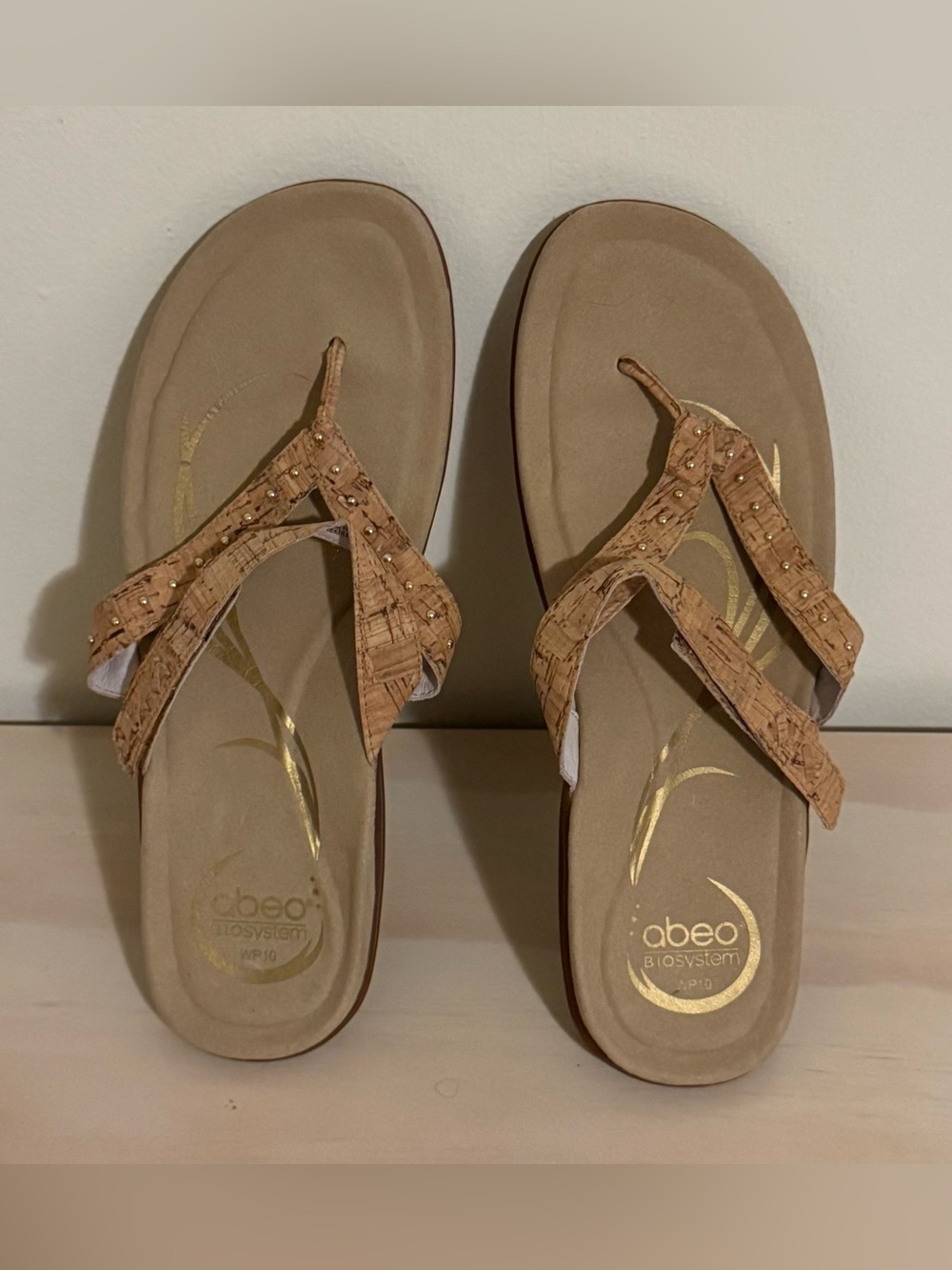 ABEO Bio System Benefit Leather Beaded Thong FlipFlop Sandals WP10 Neutral Brown